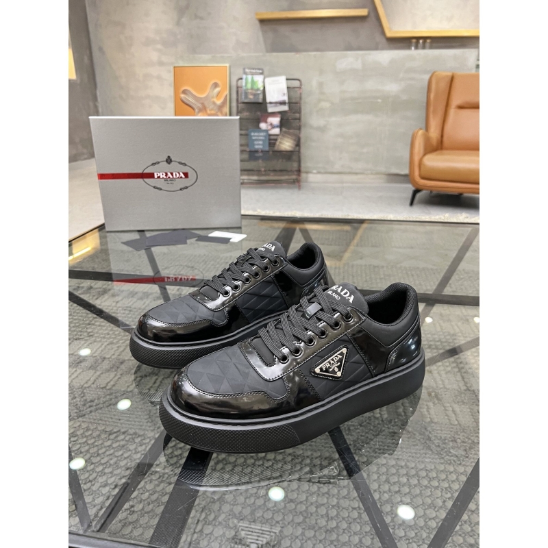 Pra*a casual shoes